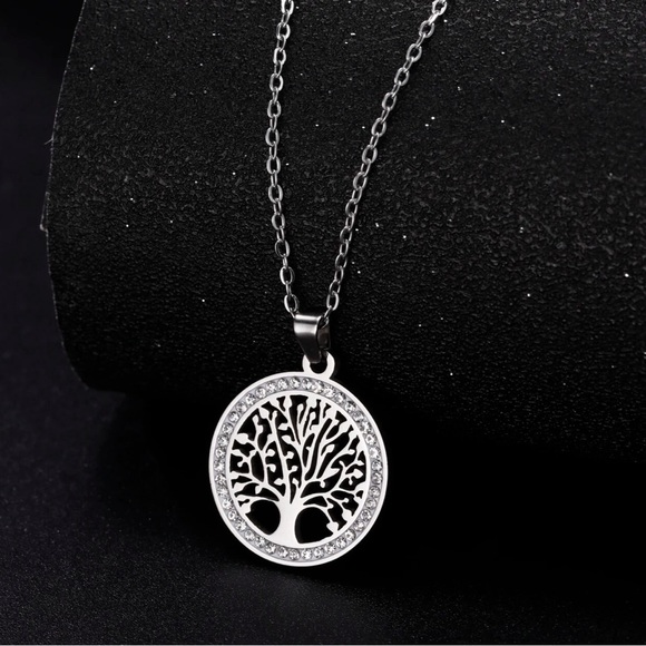 New Tree of Life Round Pendant Necklace - Picture 2 of 9